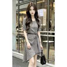 韩系复古格子不规则短袖连衣裙子女装夏季韩系设计感收腰显瘦短裙