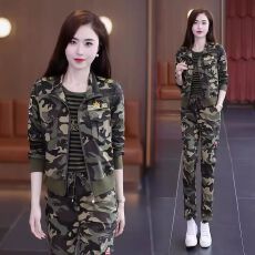 批发<b class='q'>迷彩服</b>女<b class='q'>套装</b>春秋新款外套户外登山多口袋工装长裤时尚减龄三件套
