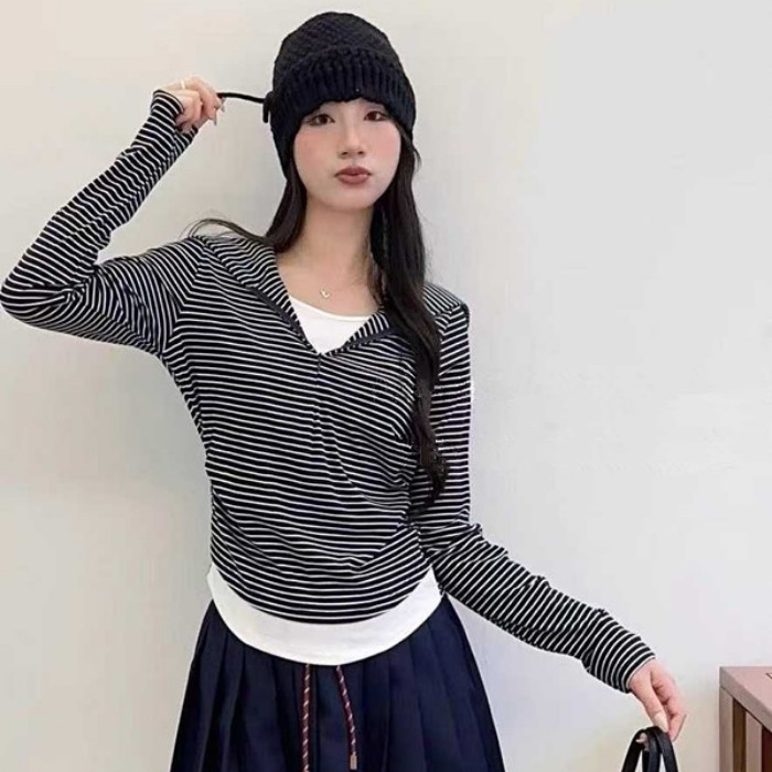 한 부서 연령 감소 배색 스트라이프 페이크 레이어드 해군 칼라 하프 지퍼 패치워크 인사이드 가져 가라. 이른 가을 새로운 슬림해 보이는 맨위 트렌디