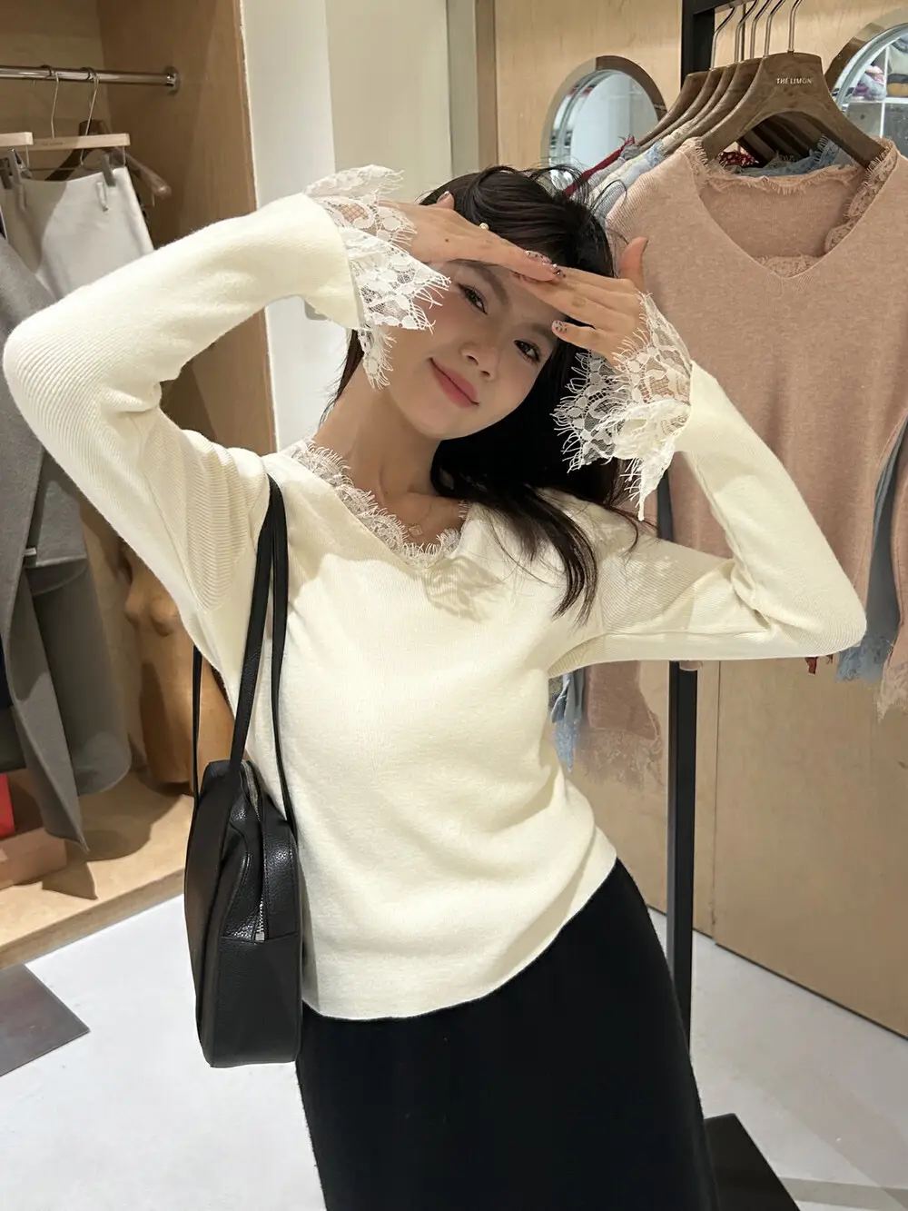 프렌치 레이스 V넥 니트 상세 이미지 2