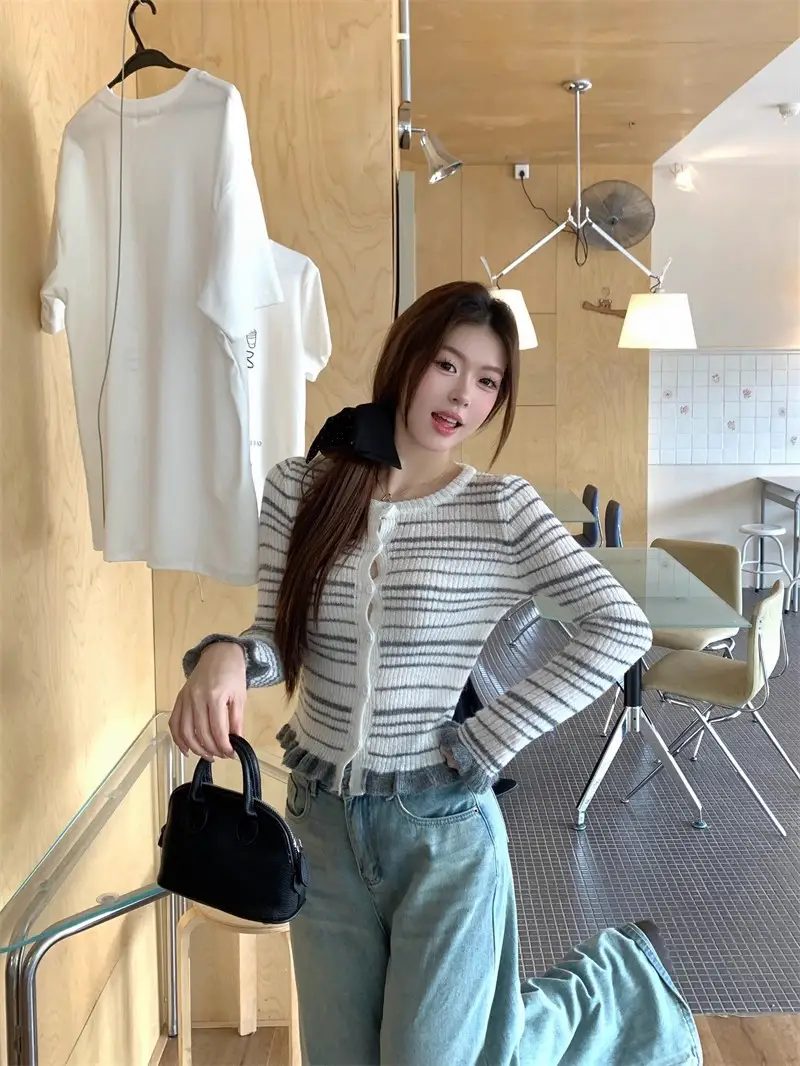 배색 스트라이프 울 가디건 상세 이미지 3