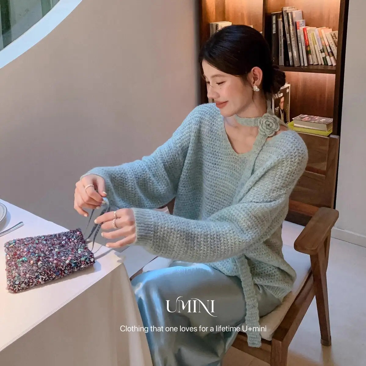 로즈 플라워 리본 V넥 울 니트 상세 이미지 3
