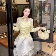 批发立体<b class='q'>花朵</b>褶皱长袖<b class='q'>T</b><b class='q'>恤</b>女春季新款不规则下摆上衣配打底内搭两件套