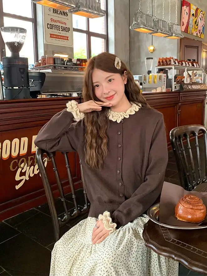프릴 칼라 배색 니트 가디건 상세 이미지 2