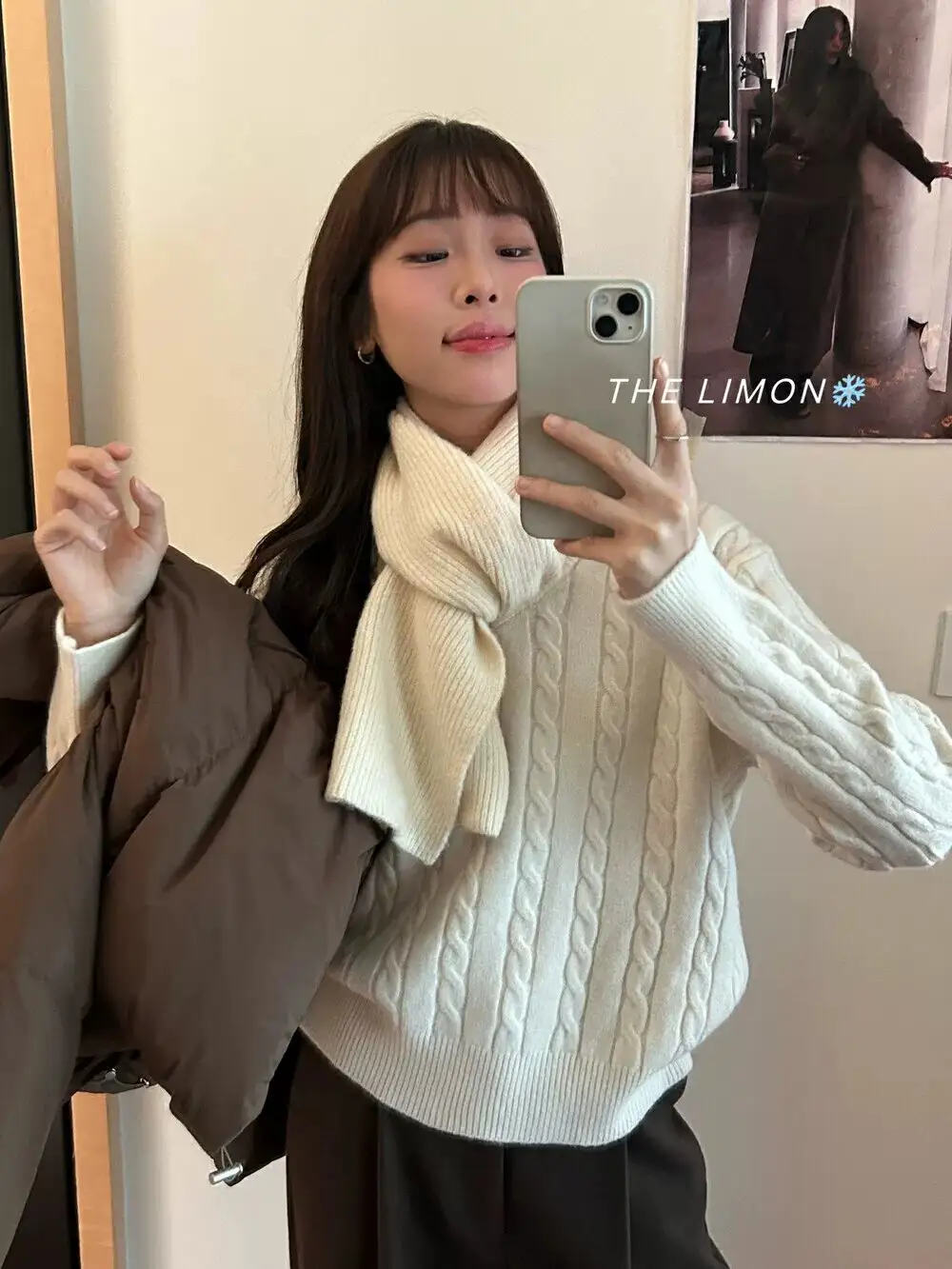 V넥 케이블 니트 스웨터 상세 이미지 5