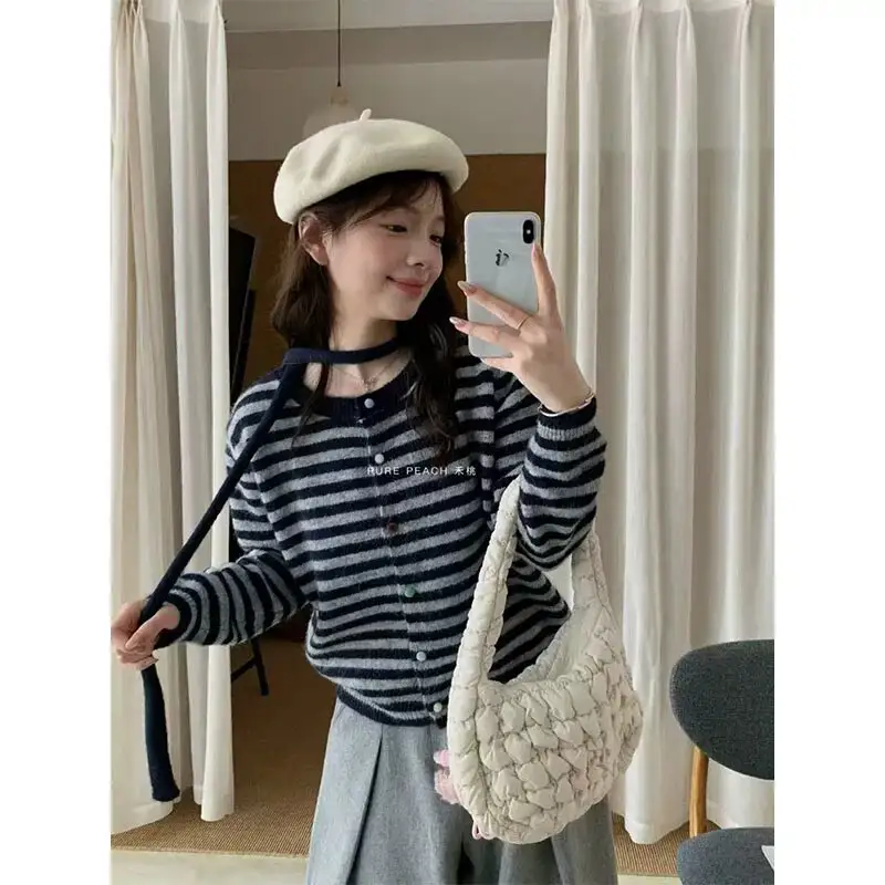스트라이프 배색 루즈핏 가디건 상세 이미지 4