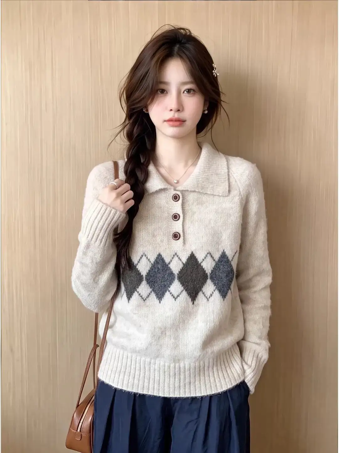 커피색 다이아몬드 패턴 폴로 칼라 니트 상세 이미지 3