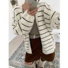批发韩系休闲百搭条纹毛衣外套女秋冬宽松慵懒松弛感软糯针织开衫上衣