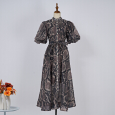 批发实拍宫廷风<b class='q'>走</b><b class='q'>秀</b> 36色设计感重工钉钻短袖单排扣连衣长裙+吊带