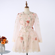 批发实拍2025新款澳洲小众设计感印花<b class='q'>桑蚕丝</b>亚麻收腰<b class='q'>连衣裙</b>