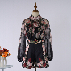 批发实拍2025春季新款<b class='q'>雪纺</b>印花上衣+短<b class='q'>裤</b>优雅名媛套装配吊带