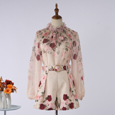 批发实拍2025春季新款<b class='q'>雪纺</b>印花上衣+短<b class='q'>裤</b>优雅名媛套装配吊带