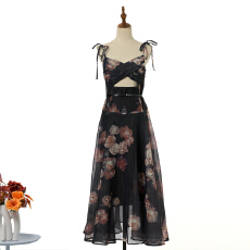 批发实拍2026澳洲度假新款丝麻扭结露腰<b class='q'>镂空</b>设计长款钉钻吊带<b class='q'>连衣裙</b>