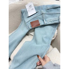 2026美式复古浅蓝色微喇叭牛仔裤女春季新款高腰显瘦直筒拖地长裤