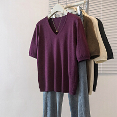 批发实拍大码女装春季新款韩版高级感潮流设计感V领显瘦修身针织上衣