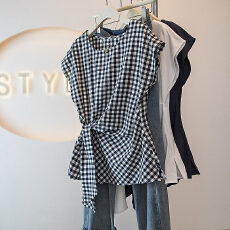 批发实拍大码<b class='q'>女装</b>新款法式复古格子扭结微收腰短袖衬衫设计不规则衬衣