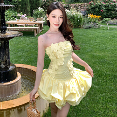 批发重工立体花朵连衣裙夏季海边度假风一字肩抹胸礼服裙荷叶边<b class='q'>短裙</b>