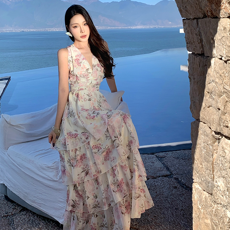 法式度假风印花挂脖雪纺蛋糕长裙V领连衣裙
