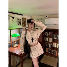 批发曼巴棉 秋季套装设计感斜肩套头卫衣休闲高腰包臀<b class='q'>半身裙</b>两件套女