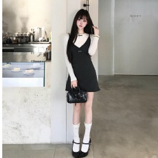 批发韩系灰色V领吊带连衣<b class='q'>裙</b>女早秋季纯欲气质<b class='q'>修身</b>内搭打底包臀短<b class='q'>裙</b>子