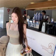 批发已出货   方领针织小吊<b class='q'>背心</b>女西装内搭打底衫美背抹胸无袖短款