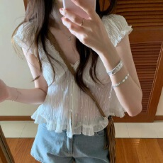 批发已出货 <b class='q'>韩国</b>chic蕾丝边V领系扣仙仙褶皱刺绣点点修身<b class='q'>短袖</b>衬衫