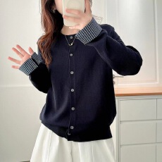 批发已出货 <b class='q'>韩国</b>chic秋季设计感格子袖拼接圆领长袖女<b class='q'>上衣</b>开衫