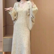 批发已出货 <b class='q'>韩国</b>chic气质秋冬立体花朵针织开衫+<b class='q'>蕾丝</b>吊带裙套装