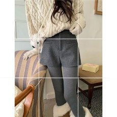 批发黑色毛呢包臀<b class='q'>短裤</b>女秋冬季2025新款辣妹外穿a字厚款韩系高腰靴裤