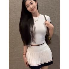 批发套装女<b class='q'>夏</b>季修身针织短袖上衣女高腰百褶裙巨好看<b class='q'>夏</b>装一整套