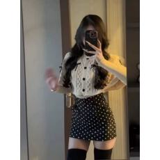 批发小众设计套装女<b class='q'>冬</b>季蝴蝶结斗篷披肩上衣长袖针织衫高腰波点半身裙