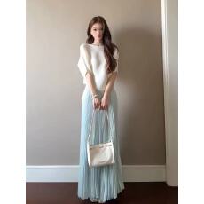 批发<b class='q'>夏</b>日绝美穿搭一整套女2026新款海边度假风白色短袖T恤半身裙套装