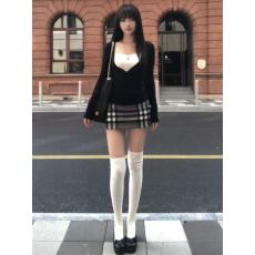 批发2026新款氛围感<b class='q'>春</b>秋内搭套装裙子冬女装轻熟风格纹短裙设计感小众