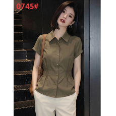 批发2026年夏季减龄好看显瘦衬衣女新款超好看休闲风翻领短袖军绿衬衫