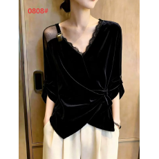 批发法式<b class='q'>蕾丝</b>拼接V领上衣女黑色显瘦气质通勤风小衫超好看时尚高级感