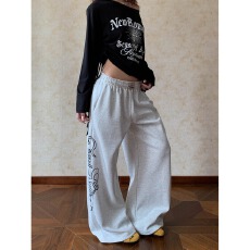 批发美式街头字母印花<b class='q'>运动</b>卫裤女宽松垂感<b class='q'>显瘦</b>跳舞阔腿直筒休闲裤
