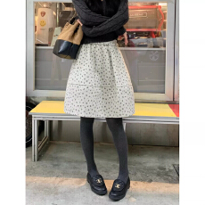 批发韩系复古温柔碎花裙短裙半身裙女2026秋<b class='q'>冬</b>款杏色花苞裙时尚A字裙