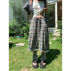 批发美式复古辣妹格纹七分裤女宽松慵懒褶皱百搭阔腿休闲短裤中裤