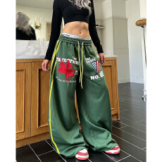 批发2026涂鸦宽松<b class='q'>嘻哈</b>街舞潮牌休闲女团演出服装爵士跳舞穿搭