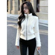 批发白色毛绒厚外套女2025秋冬巨好看独特漂亮洋气时髦小香风<b class='q'>短款</b>上衣