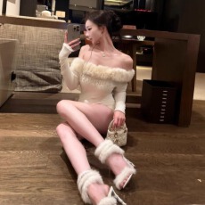 Kikimy 甜欲奶兔韩国进口兔毛领 一字肩针织上衣女冬季