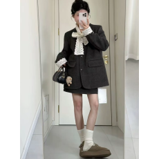 批发新款韩系穿搭<b class='q'>蕾丝</b>拼接毛呢<b class='q'>西装外套</b>搭配短裙气质两件套