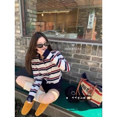 批发绵羊绒<b class='q'>针织</b>衫小香风奶呼呼软糯毛衣开衫外套女初秋外搭正肩上衣