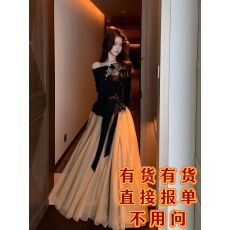 批发木子李的李优雅长袖斜肩收腰上衣刺绣针织衫网纱垂感半身裙<b class='q'>套装</b>秋