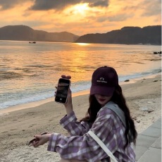 批发Apear春<b class='q'>樱</b>芭乐韩系时尚慵懒感宽松显瘦设计感小众格<b class='q'>子</b>连帽衬衫