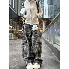 批发美式复古迷彩弯刀牛仔工装裤男女同款宽松嘻哈百搭阔腿<b class='q'>裤子</b>潮