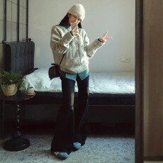 批发美式复古黑色低腰微喇牛仔裤女秋季新款修身不贴腿拖地喇叭长<b class='q'>裤子</b>