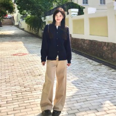 批发卡其色镰刀<b class='q'>牛仔裤</b>女秋冬新款美式复古拼接设计感宽松阔腿弯刀裤潮