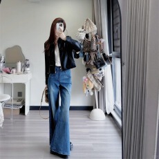 批发设计感高腰不贴腿喇叭<b class='q'>牛仔裤</b>女2025秋冬季新款百搭遮肉显瘦阔腿裤