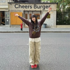 批发美式复古<b class='q'>牛仔裤</b>女秋冬新款小众设计卡通<b class='q'>绣花</b>洋气阔腿弯刀长裤ins